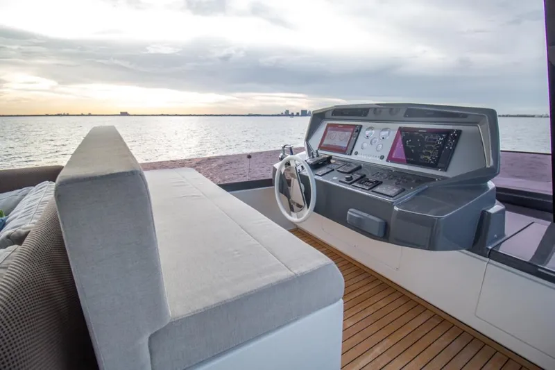 Shangri-la Yacht Photos Pics 