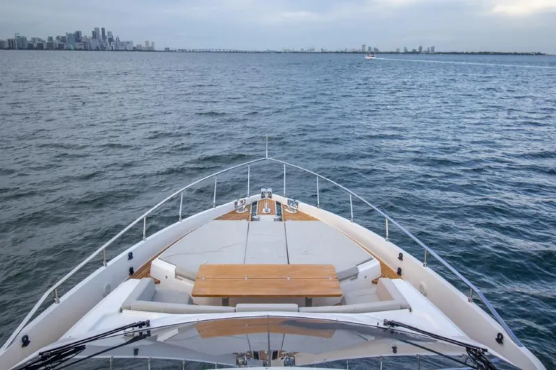 Shangri-la Yacht Photos Pics 