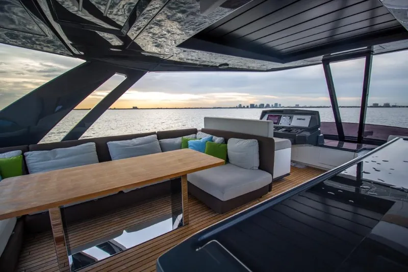 Shangri-la Yacht Photos Pics 