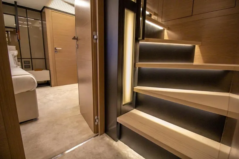 Shangri-la Yacht Photos Pics 