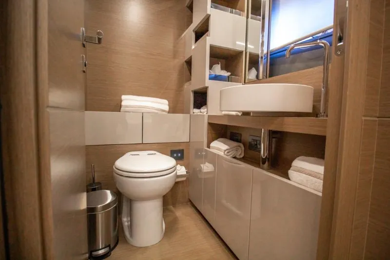 Shangri-la Yacht Photos Pics 