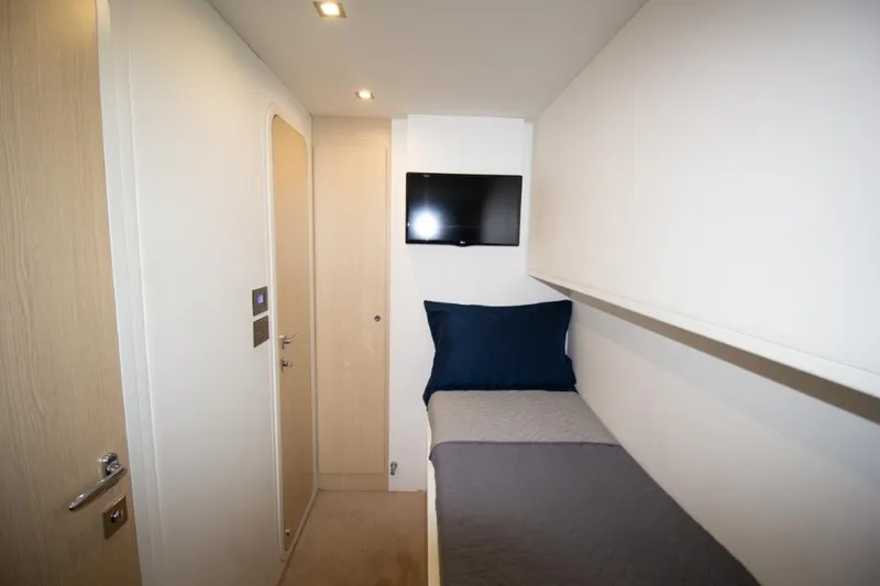 Shangri-la Yacht Photos Pics 