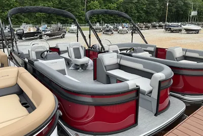 Lowe LS Walk Thru 210