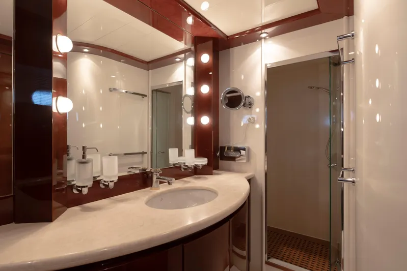 Cool Running Yacht Photos Pics Luxurious bathroom in 2003 Mochi Craft 22.5 Axis yacht with elegant fixtures.