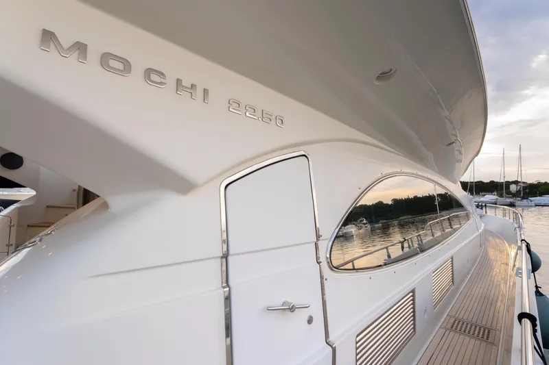 Cool Running Yacht Photos Pics 
