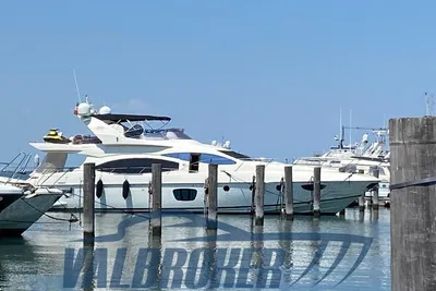 2008 Azimut 68