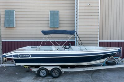 Novurania Chase 27