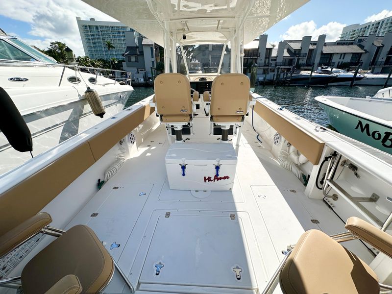 2005 Intrepid 370 Open