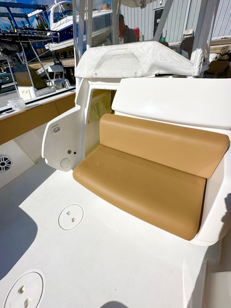 2005 Intrepid 370 Open