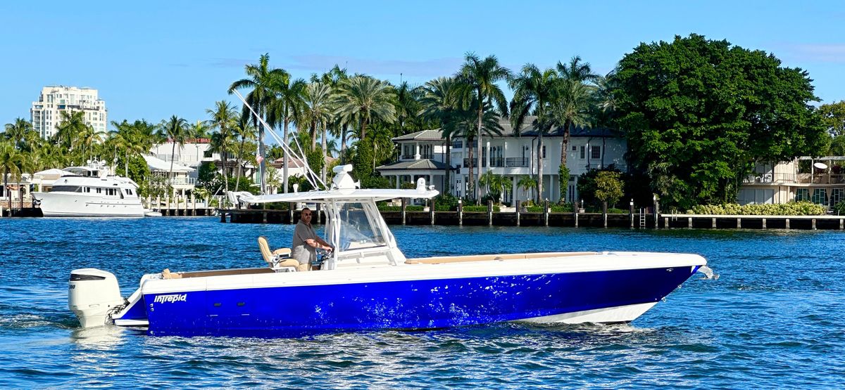 2005 Intrepid 370 Open
