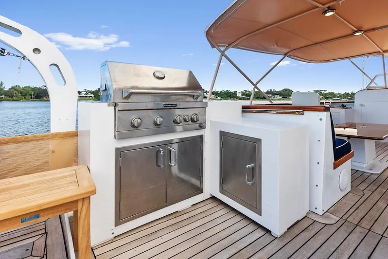 Chanticleer Yacht Photos Pics 