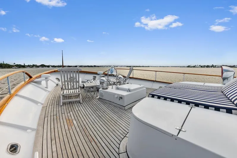 Chanticleer Yacht Photos Pics 