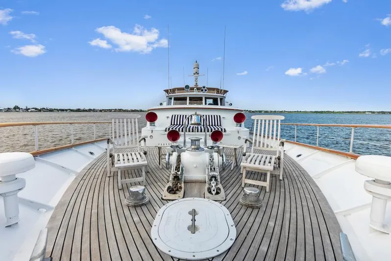 Chanticleer Yacht Photos Pics 