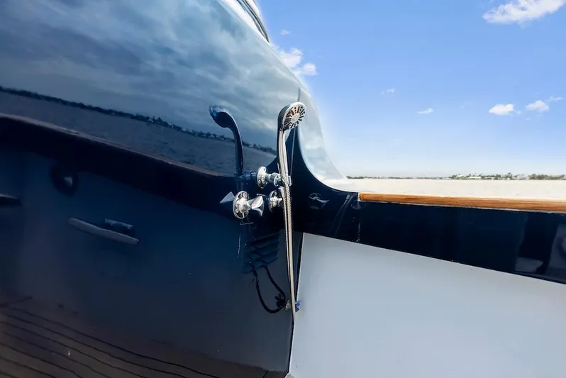 Chanticleer Yacht Photos Pics 