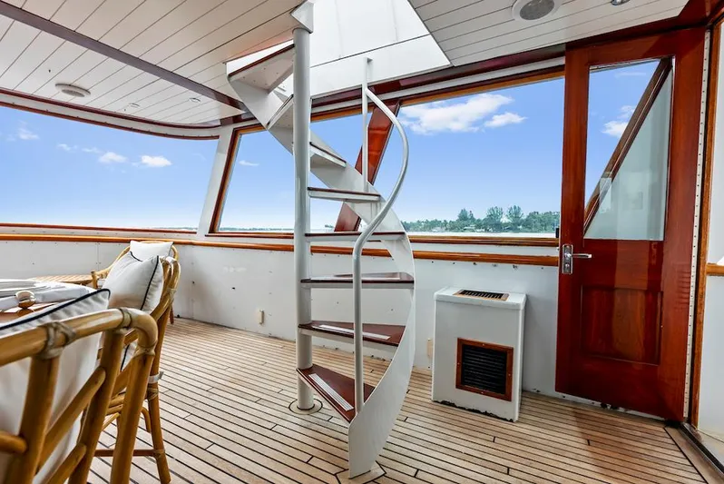 Chanticleer Yacht Photos Pics 