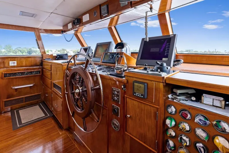 Chanticleer Yacht Photos Pics 