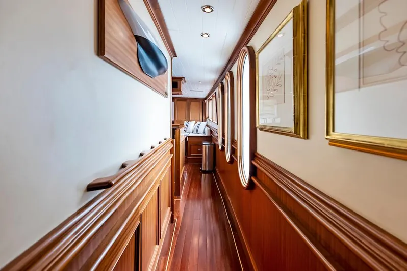 Chanticleer Yacht Photos Pics 