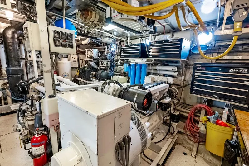 Chanticleer Yacht Photos Pics 