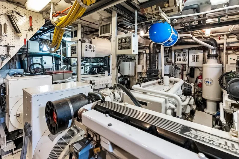 Chanticleer Yacht Photos Pics 