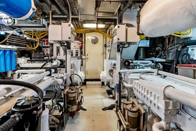 Chanticleer Yacht Photos Pics 