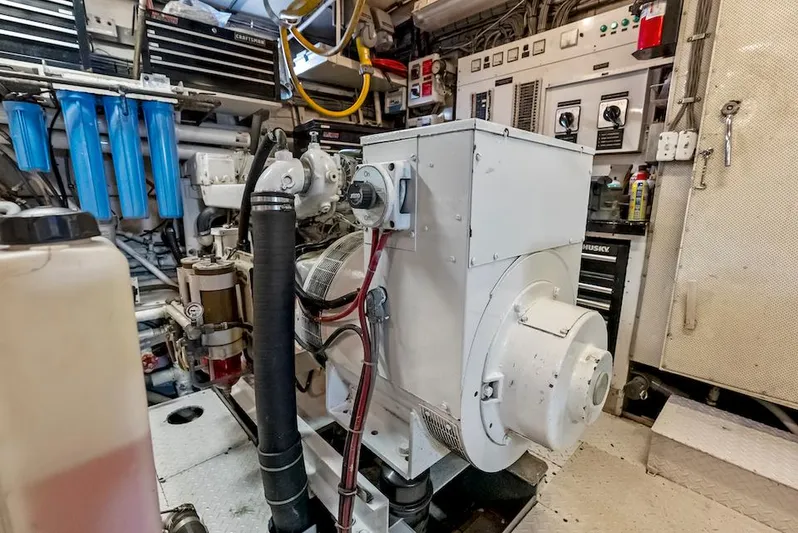 Chanticleer Yacht Photos Pics 