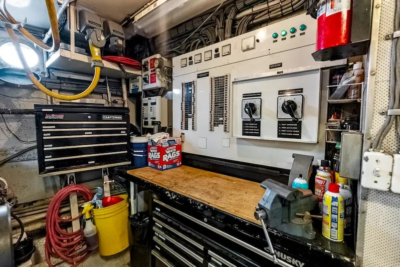 Chanticleer Yacht Photos Pics 