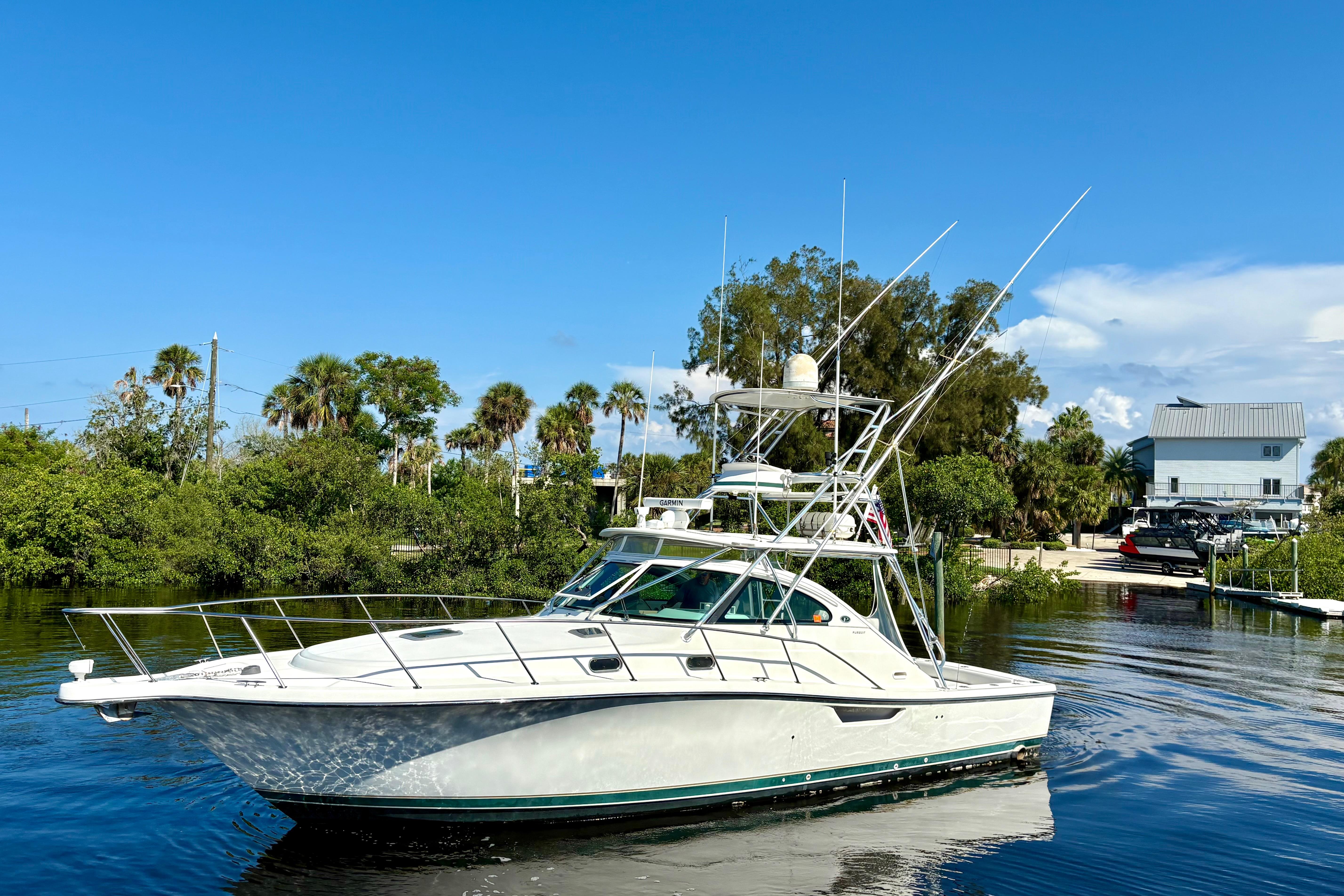 Pursuit 3800 Express