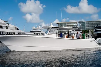 Front Runner 43 Catamaran