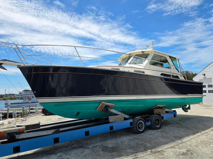 Escapade Yacht Photos Pics 