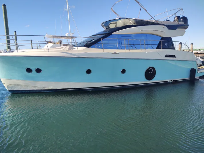 Blue Yacht Photos Pics Blue hull profile port fwd