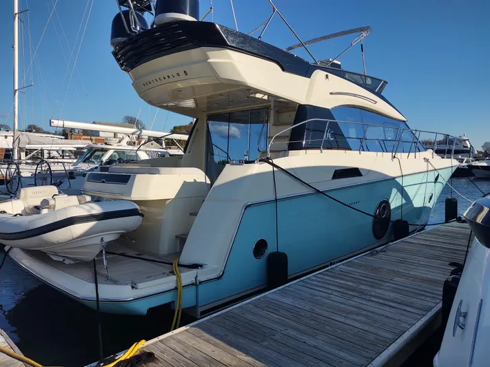 Blue Yacht Photos Pics Blue hull profile stbd