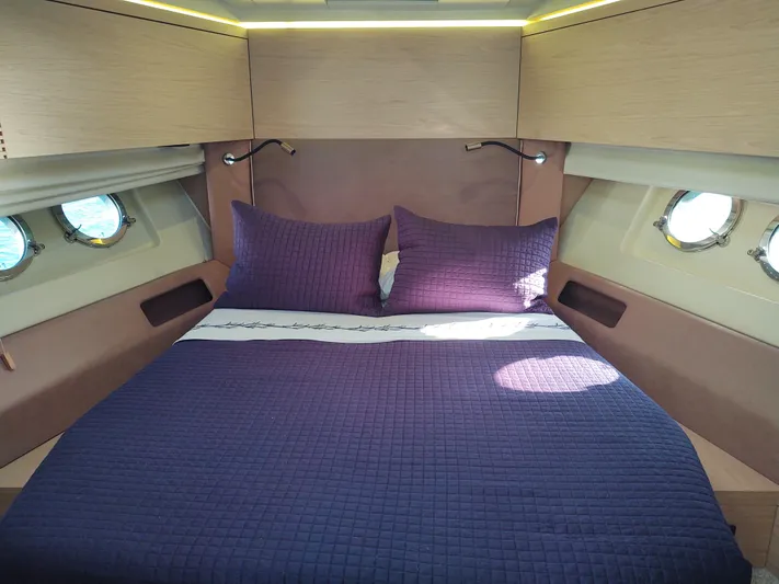 Blue Yacht Photos Pics Blue VIP cabin berth