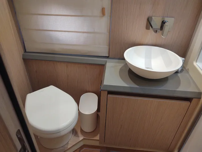 Blue Yacht Photos Pics Blue Owner head and vanity