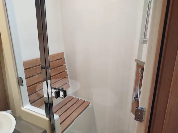 Blue Yacht Photos Pics Blue Owner head stall shower