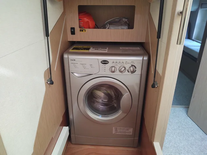 Blue Yacht Photos Pics Blue Washer/dryer