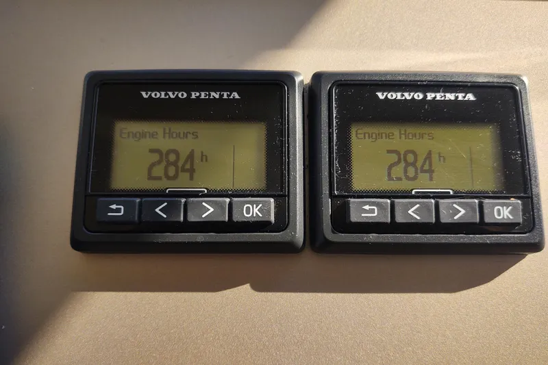 Blue Yacht Photos Pics Blue engine hours 284