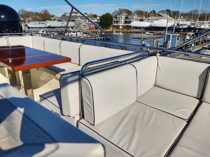 Blue Yacht Photos Pics Blue Flybridge seating