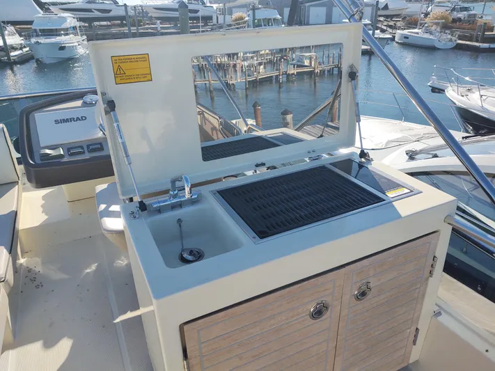 Blue Yacht Photos Pics Blue flybridge grill