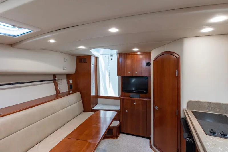 Loose Screws Yacht Photos Pics 2011 34 Rampage IPS Drive Loose Screws Salon