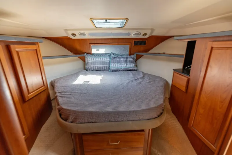 Trigger Happy Yacht Photos Pics 2002 Luhrs 40 Convertible- Trigger Happy- FWD Stateroom