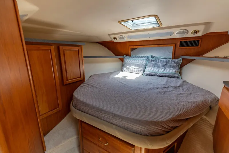 Trigger Happy Yacht Photos Pics 2002 Luhrs 40 Convertible- Trigger Happy- FWD Stateroom