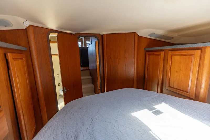 Trigger Happy Yacht Photos Pics 2002 Luhrs 40 Convertible- Trigger Happy- FWD Stateroom