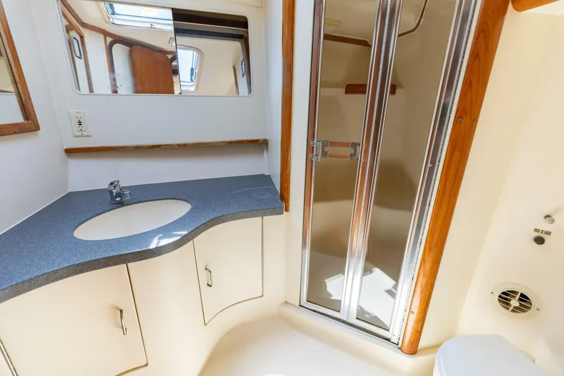 Trigger Happy Yacht Photos Pics 2002 Luhrs 40 Convertible- Trigger Happy- Head