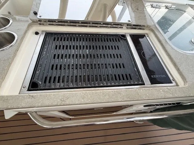  Yacht Photos Pics Grill on a 2017 Boston Whaler 320 Vantage boat.