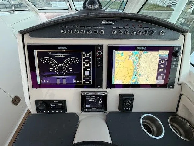  Yacht Photos Pics Dashboard of 2017 Boston Whaler 320 Vantage with Simrad displays.