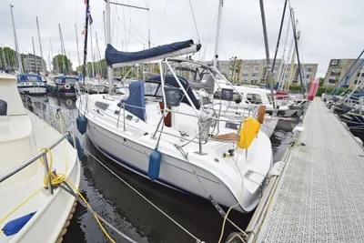 2010 Hunter 31
