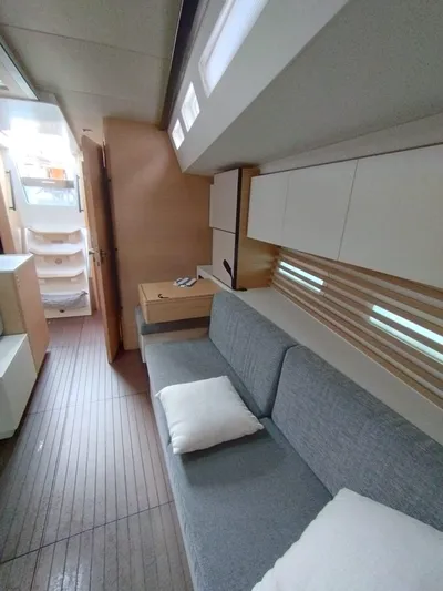 Loic Yacht Photos Pics Interior of 2023 Italia Yachts Italia 14.98, featuring modern design and comfortable seating.