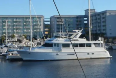 Hatteras 74 Sport Deck