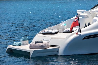 Yacht