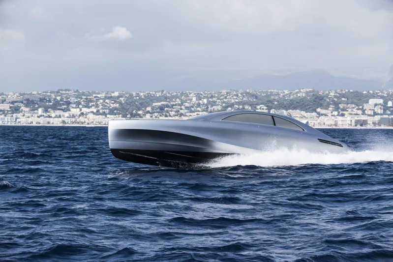 Mercedes Yacht Photos Pics Silver Arrows Marine Arrow 460 GT yacht cruising on open water, 2022 model.
